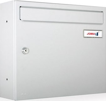 Buzón Modelo KOMPACT V-360 fabricado en chapa de acero electrozincado, con cuerpo y puerta en color Pintura Aluminio. Pintura antihuellas. Apertura lateral. Gran estanqueidad. Tarjetero de plástico y cerradura de seguridad.